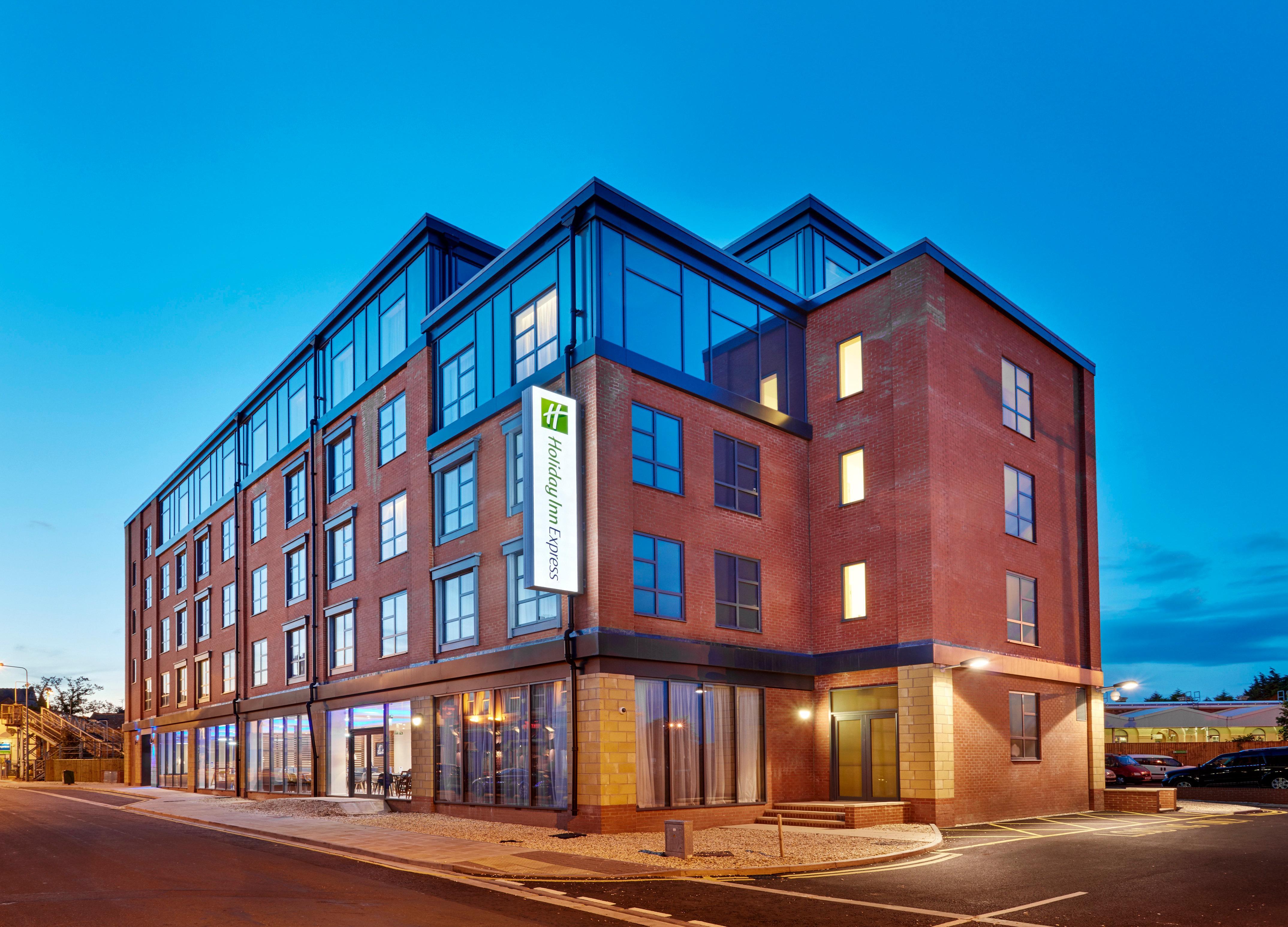 Holiday Inn Express Grimsby By Ihg Экстерьер фото