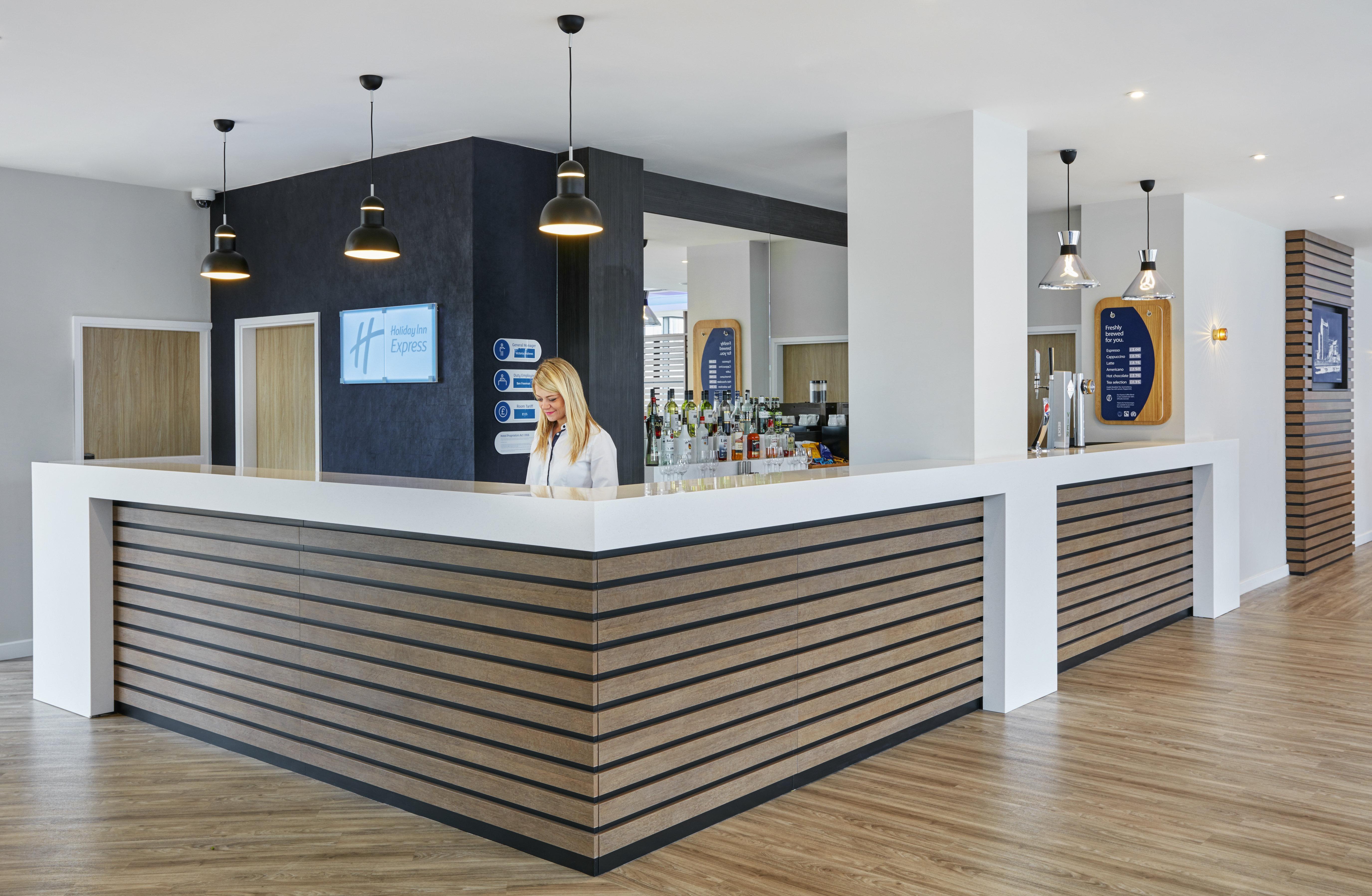 Holiday Inn Express Grimsby By Ihg Экстерьер фото