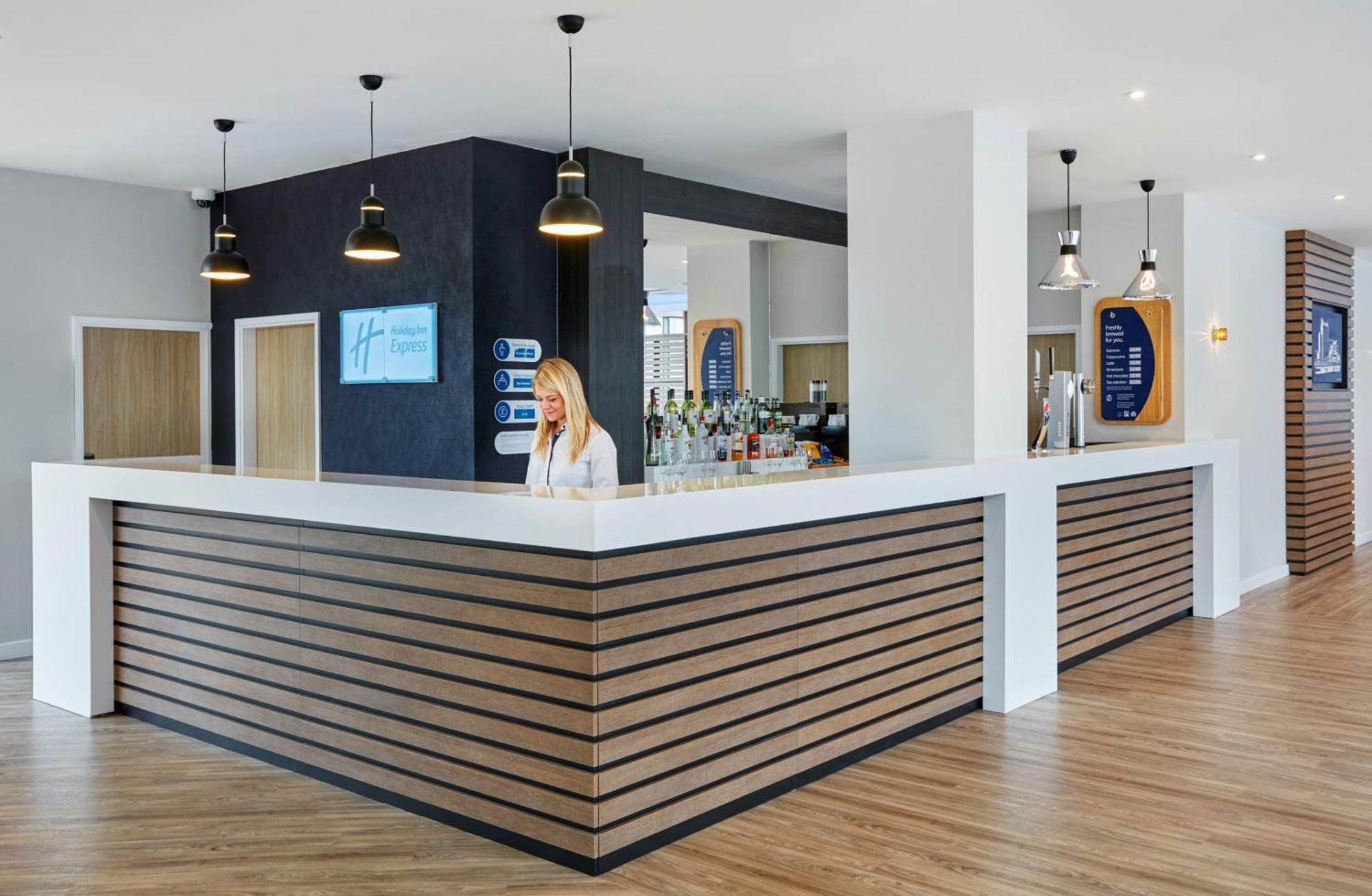 Holiday Inn Express Grimsby By Ihg Экстерьер фото